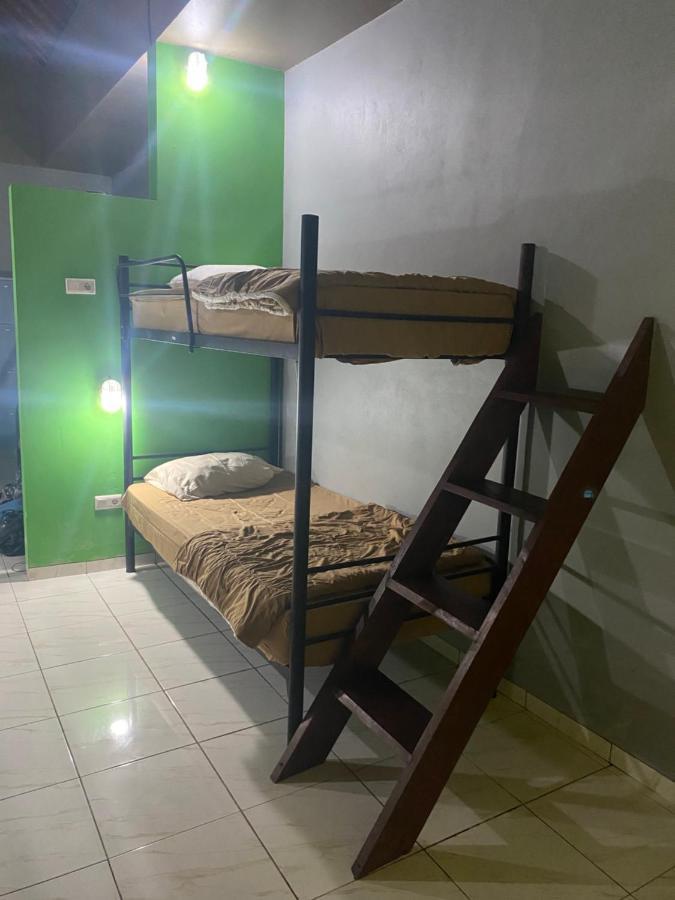 Paca'S Reggae Bar & Hostel Ambat ภายนอก รูปภาพ