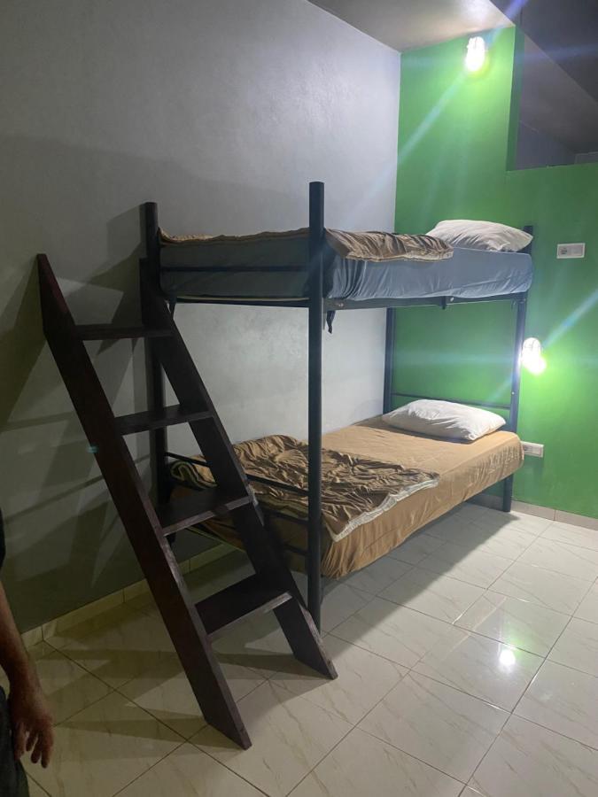 Paca'S Reggae Bar & Hostel Ambat ภายนอก รูปภาพ